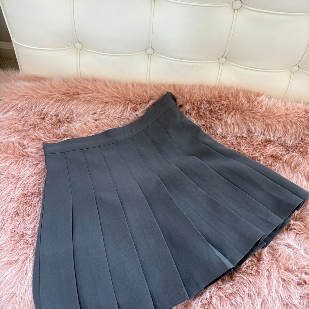 Like-new! Black Pink Style Middle Gray Mini Skater Skirt with Pleats